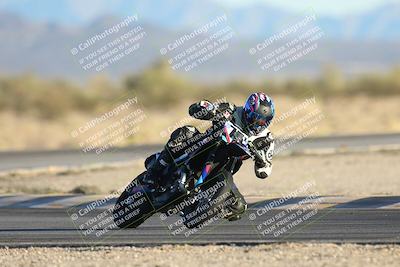 media/Dec-07-2025-CVMA (Sun) [[3e7d2de5dc]]/Race 17-Amateur Formula Middleweight/